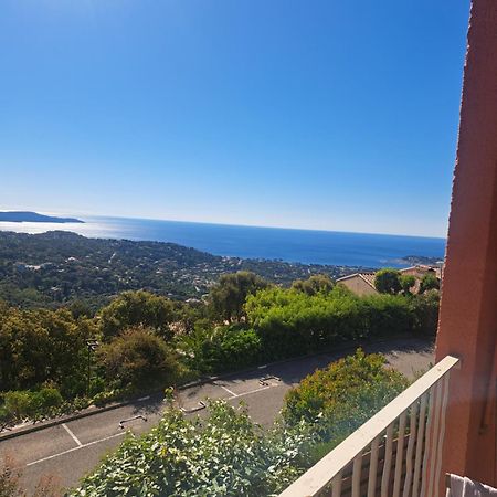 Location Vacance Vue Mer 4 A 6 Personnes Кавалер-сюр-Мер Екстер'єр фото