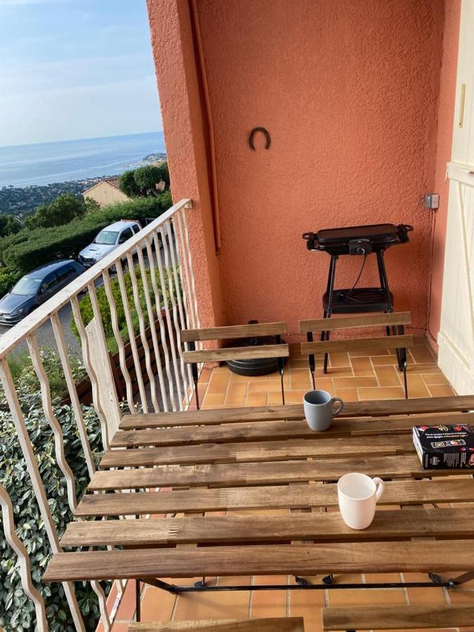 Location Vacance Vue Mer 4 A 6 Personnes Кавалер-сюр-Мер Екстер'єр фото